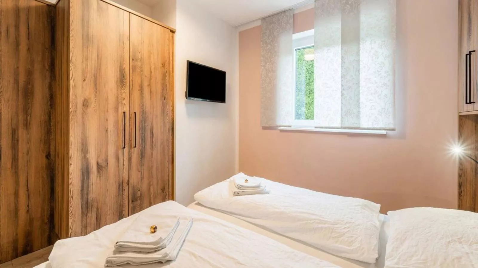Sonne-Bedroom