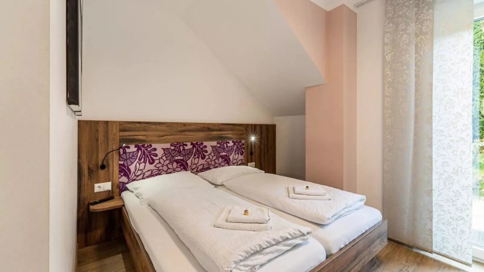 Sonne-Bedroom