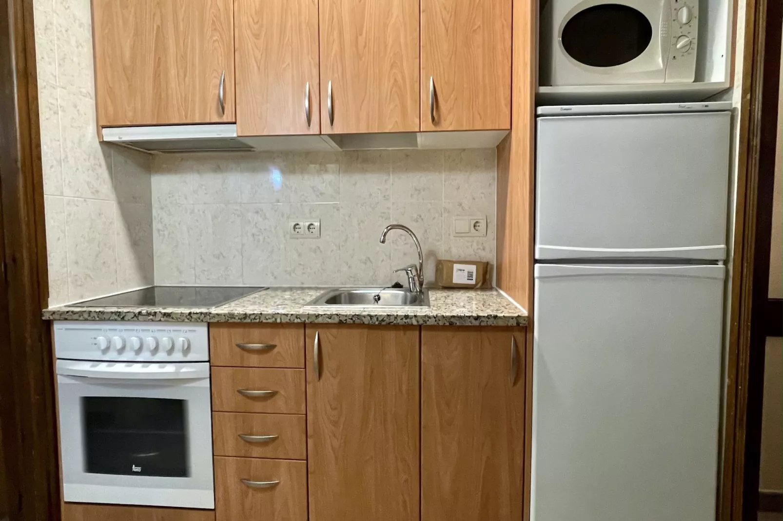 JADEMAR 036-A-Kitchen