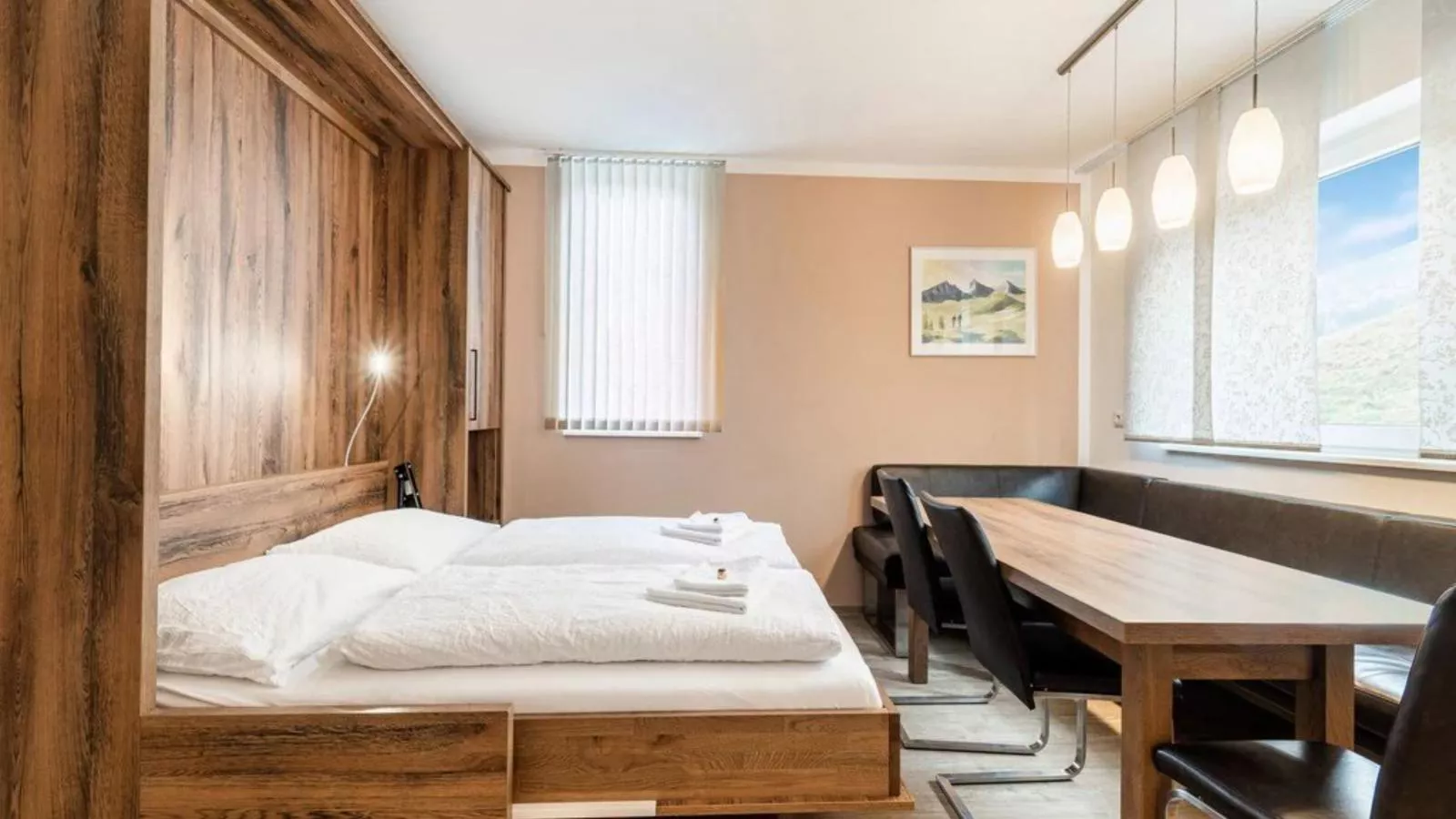 Sonne-Bedroom