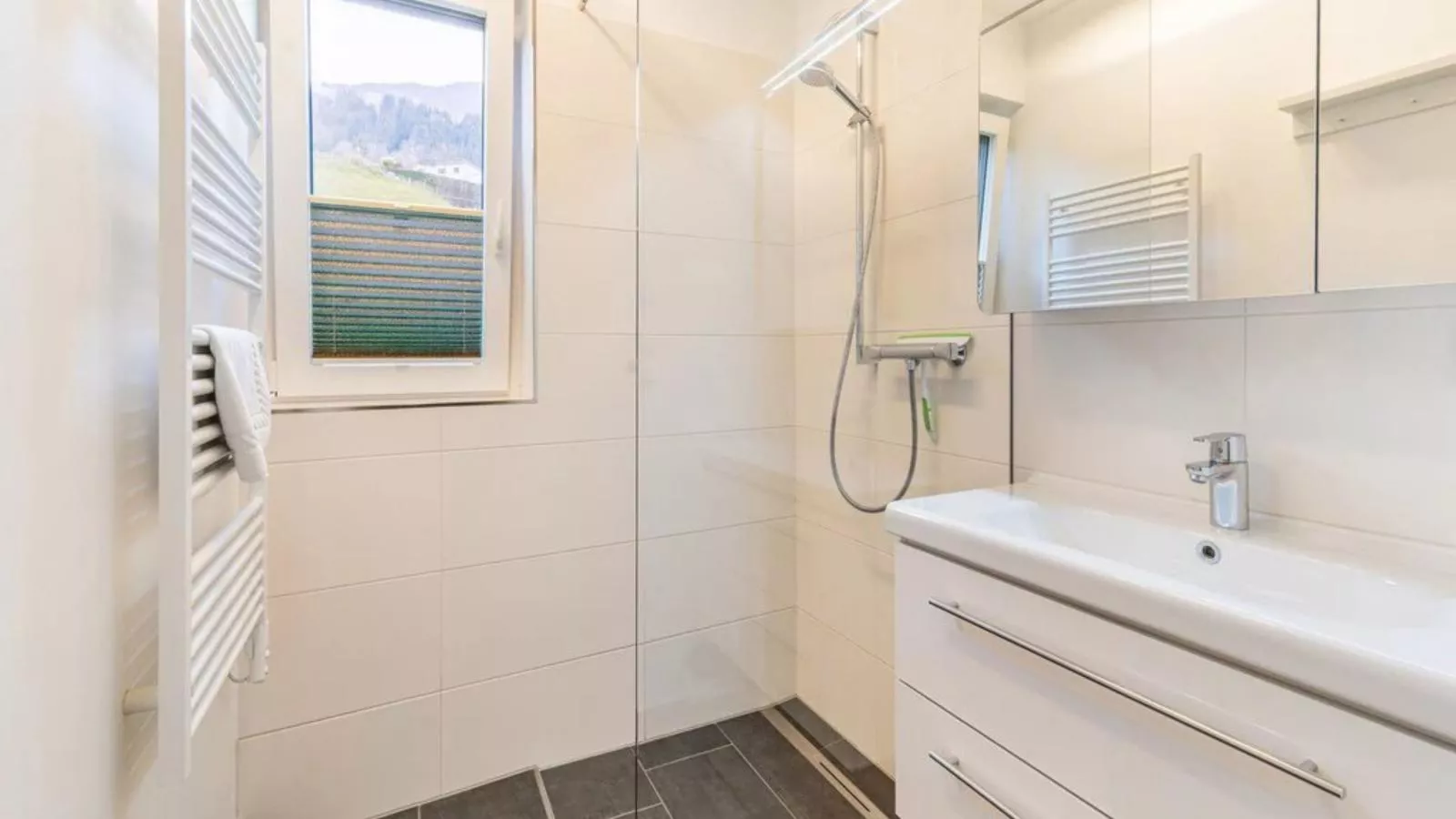 Slunce-Bathroom