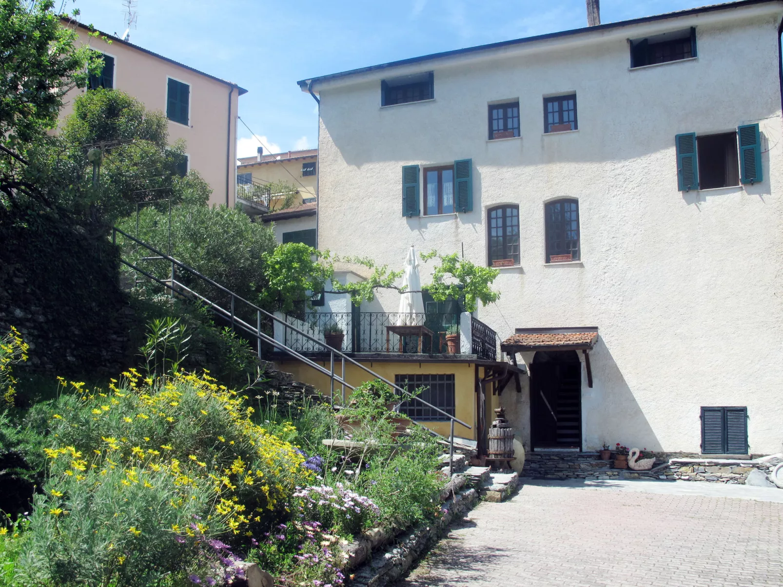 Asplanato (DOL163)-Outside