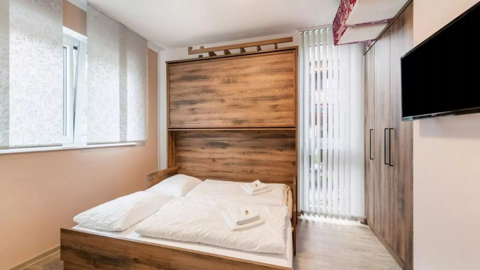 Slunce-Bedroom