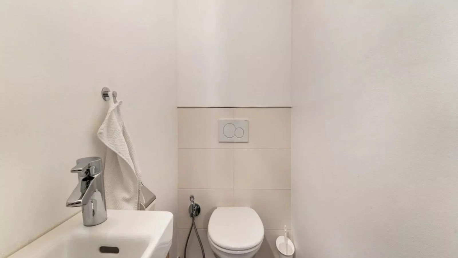 Del Sol-Bathroom