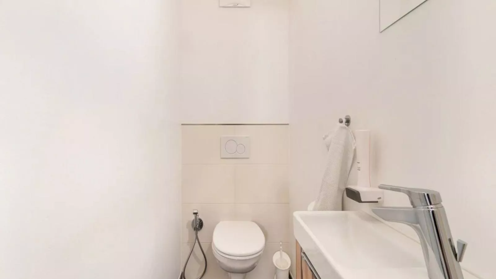 Del Sol-Bathroom