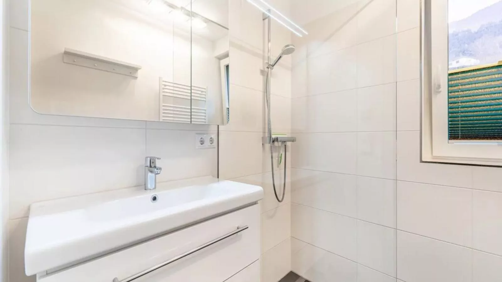 Del Sol-Bathroom