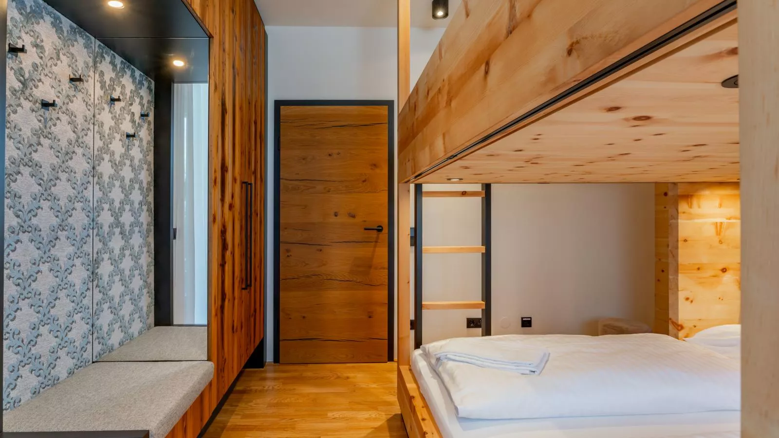Zirbennest Sonnenalpe Nassfeld-Bedroom