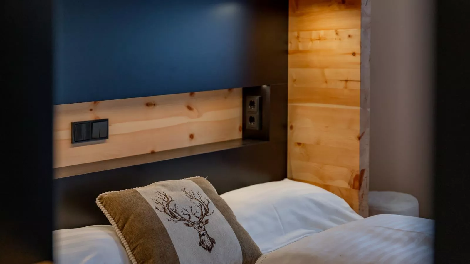 Zirbennest Sonnenalpe Nassfeld-Bedroom