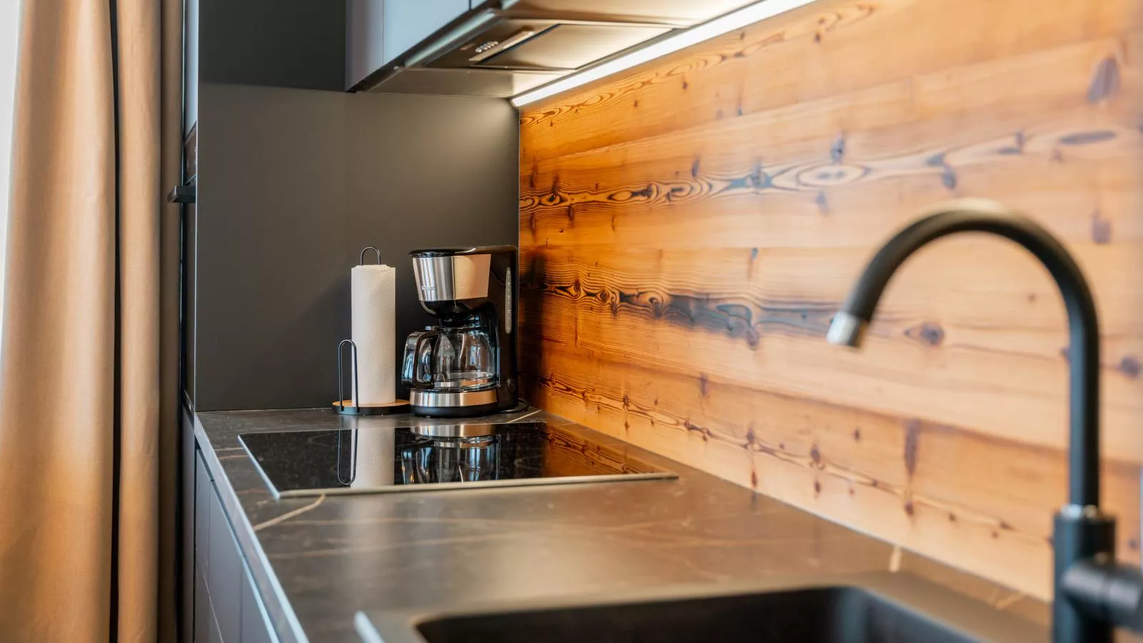 Zirbennest Sonnenalpe Nassfeld-Kitchen