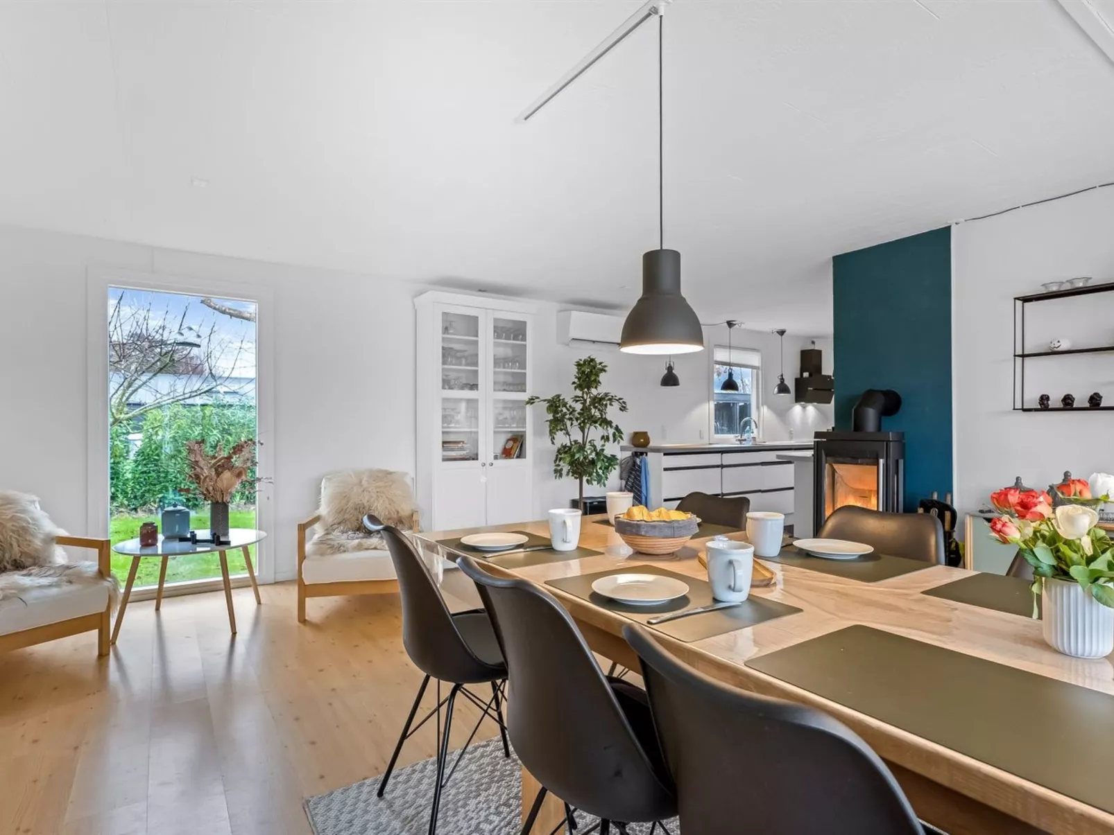 "Runhild" - 450m from the sea-Inside