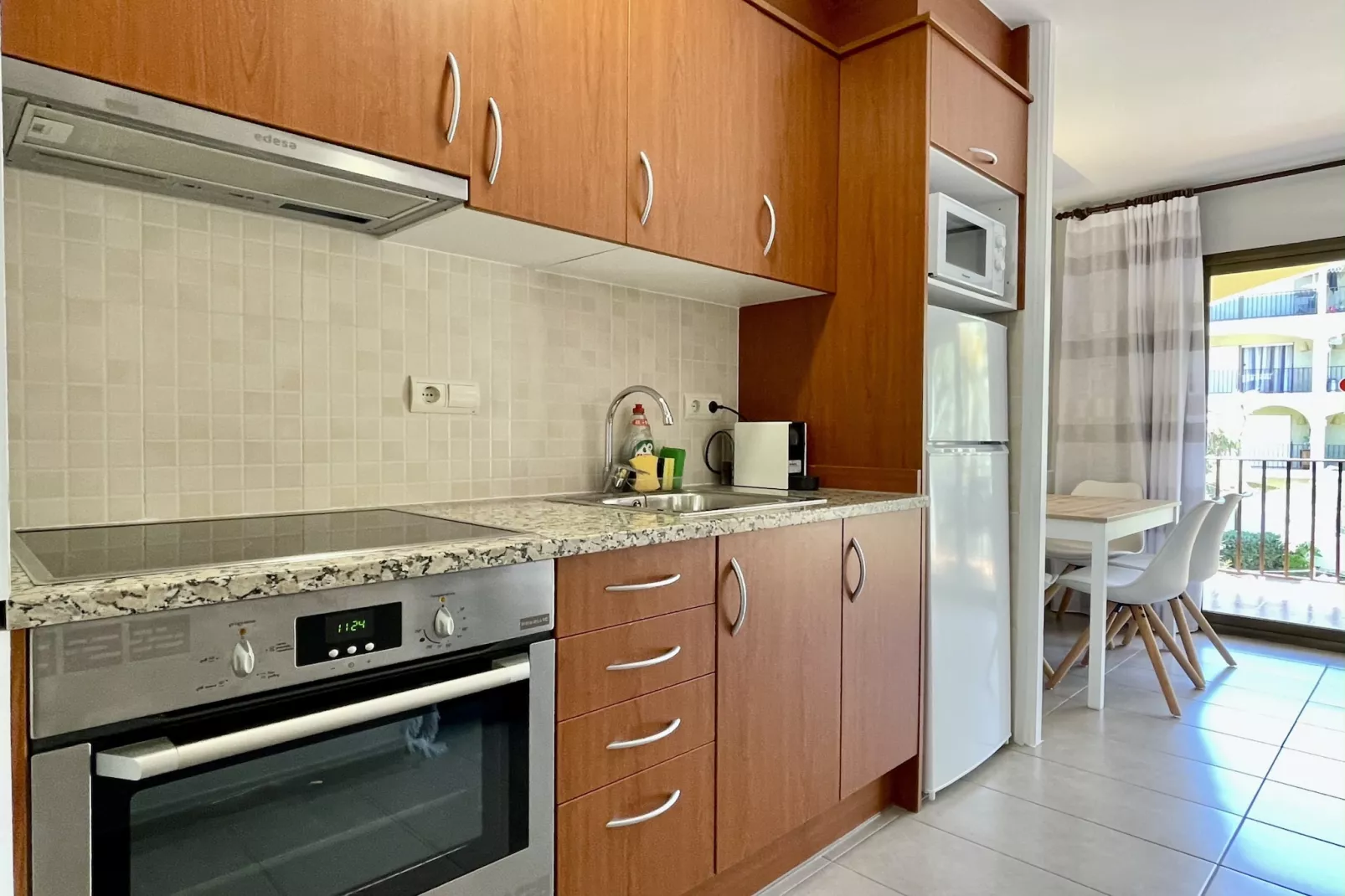 JADEMAR 010-A-Kitchen
