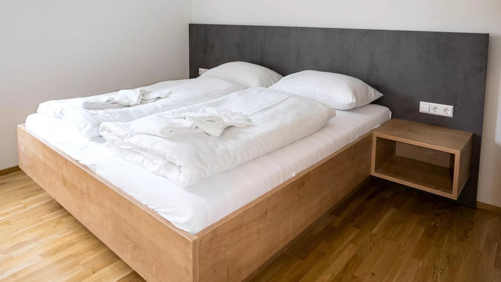 Murleben Top 06-Bedroom