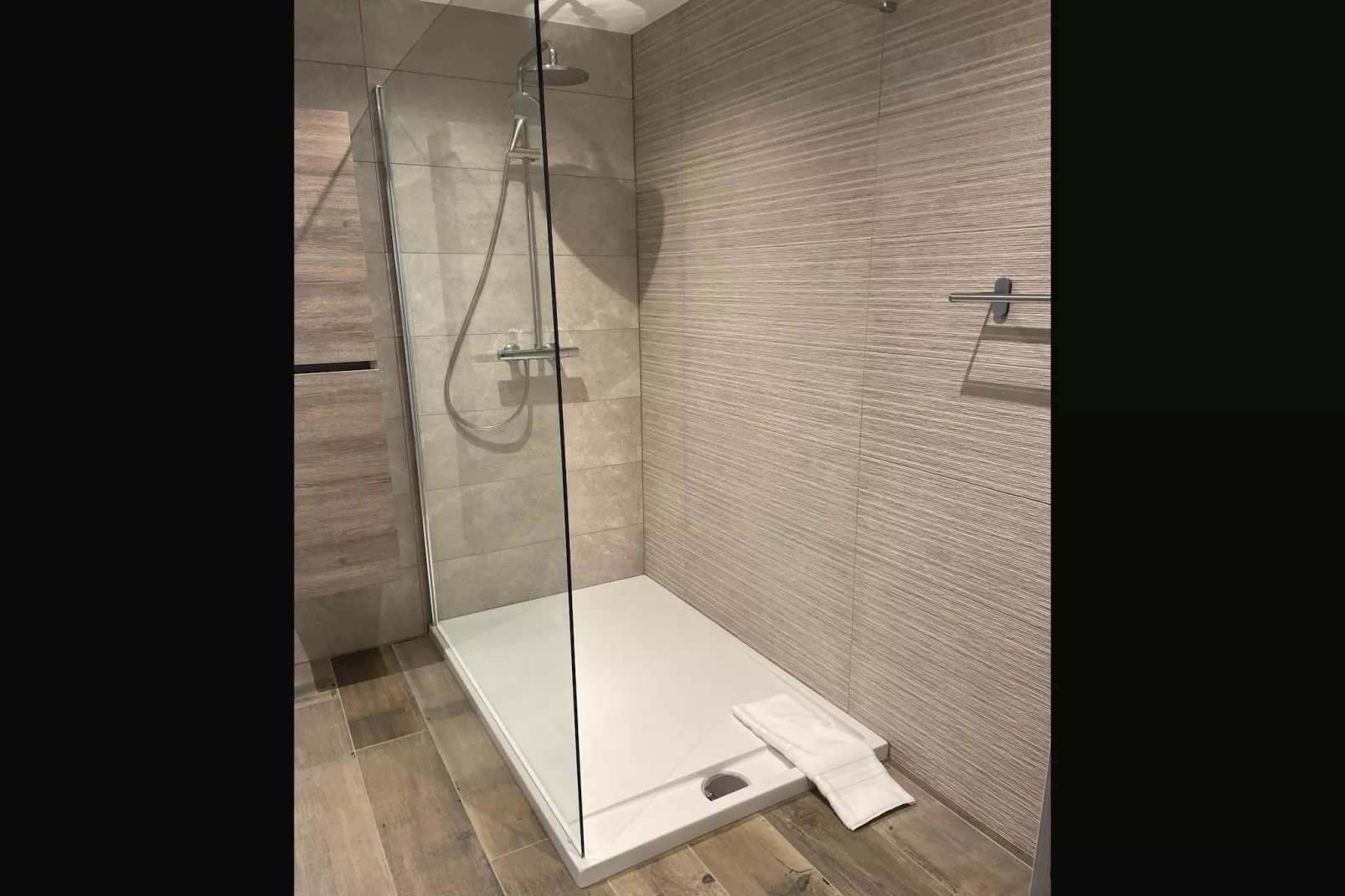 Gite La Randonnée II-Badezimmer