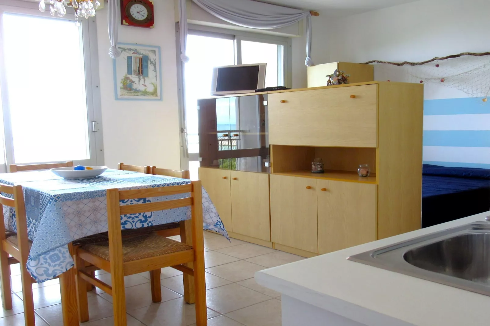 Bora 20D-Living room