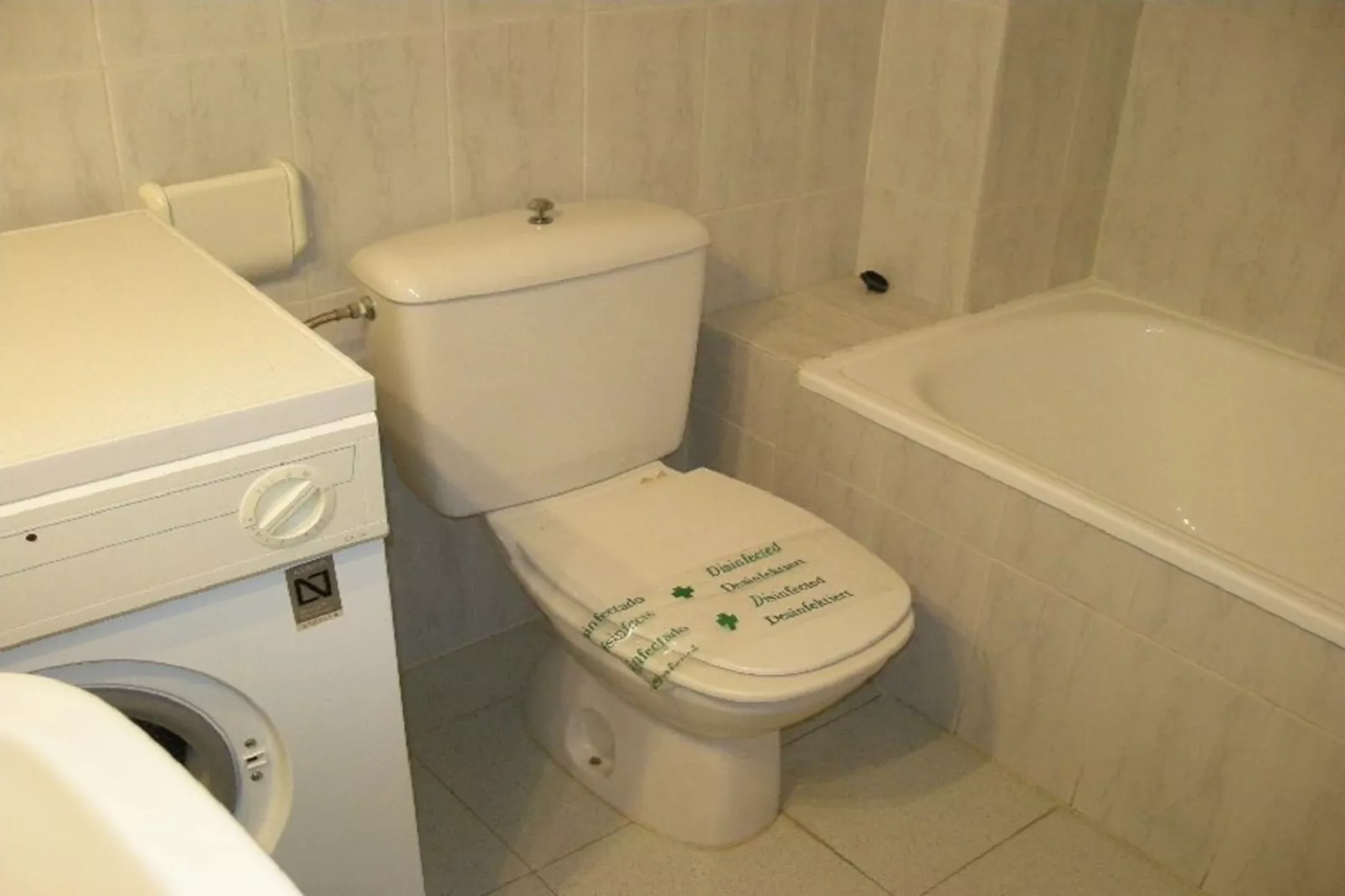 MAGDA PARK B-2B-Bathroom