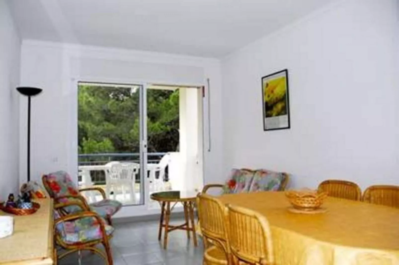 MAGDA PARK J-2E-Dining room