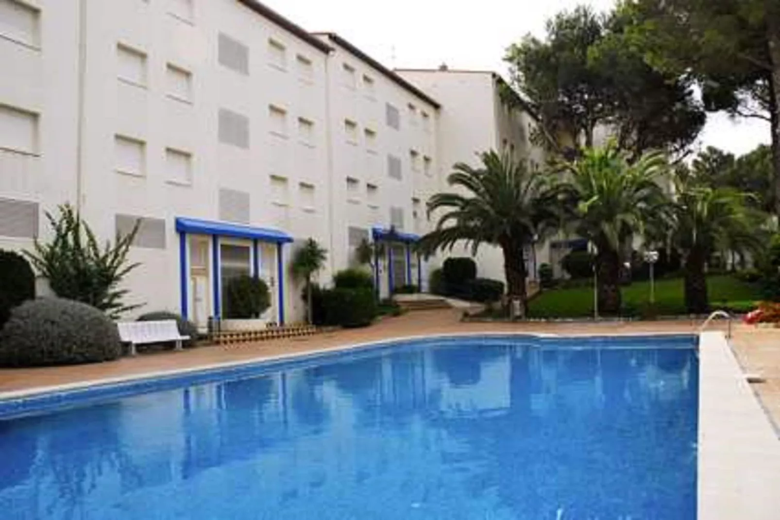 MAGDA PARK J-2E-Pool