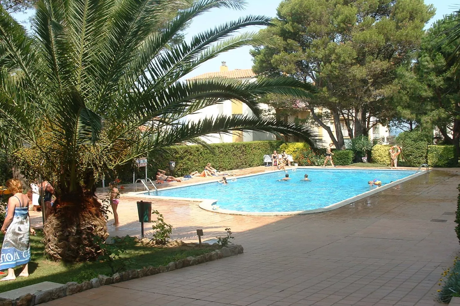 MAGDA PARK J-2E-Pool