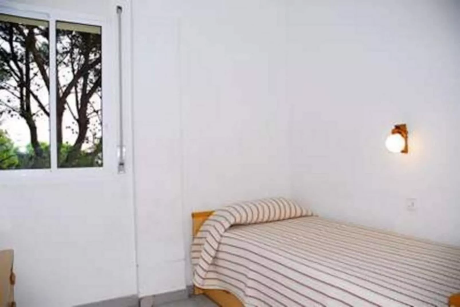 MAGDA PARK J-2E-Bedroom