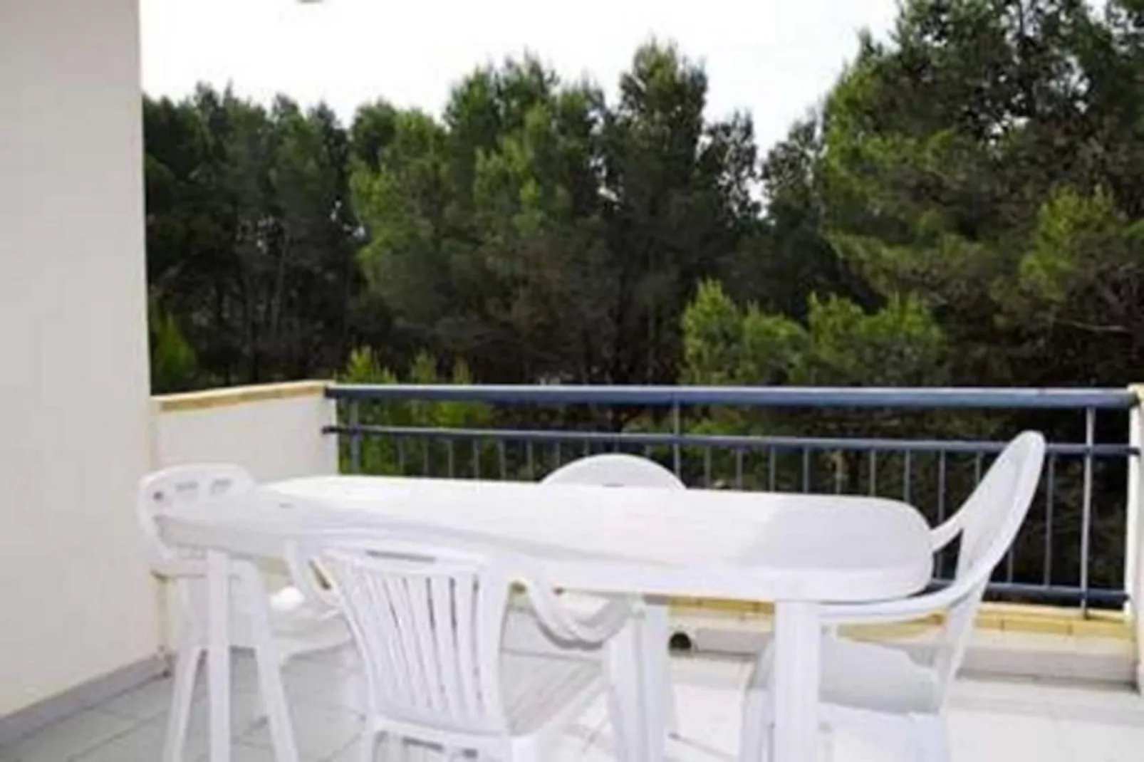 MAGDA PARK J-2E-Terrace