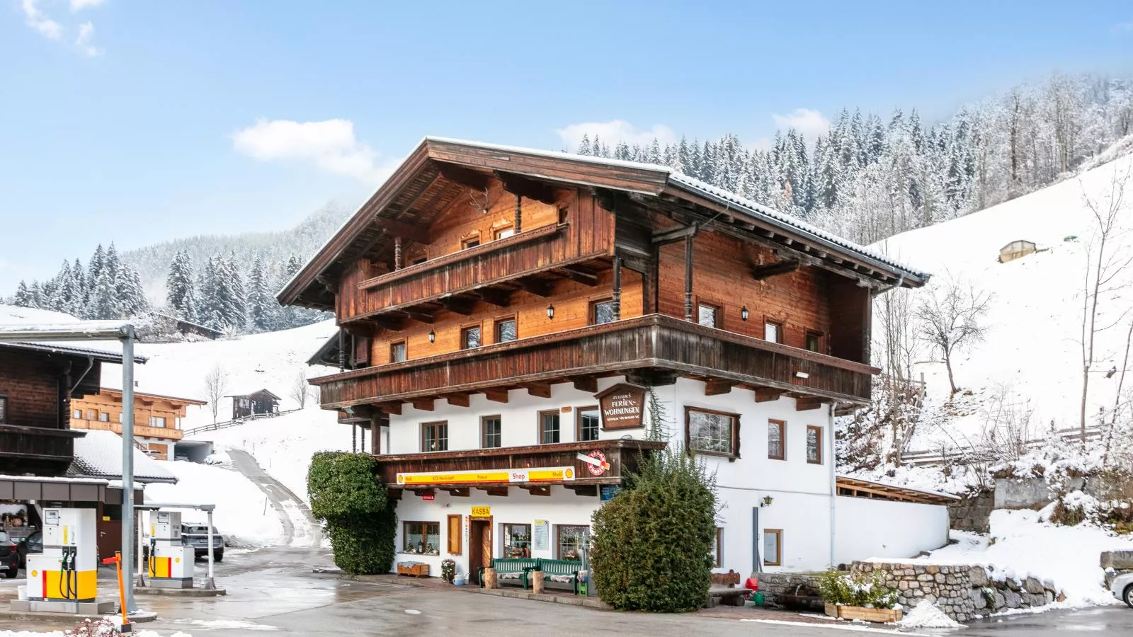Zellner Top 1-Exterior winter