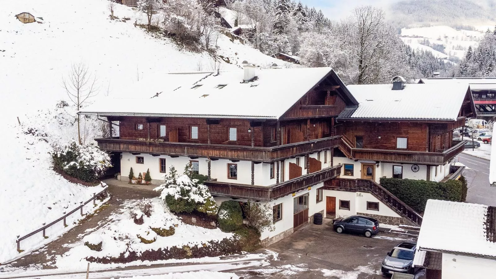 Zellner Top 6-Exterior winter