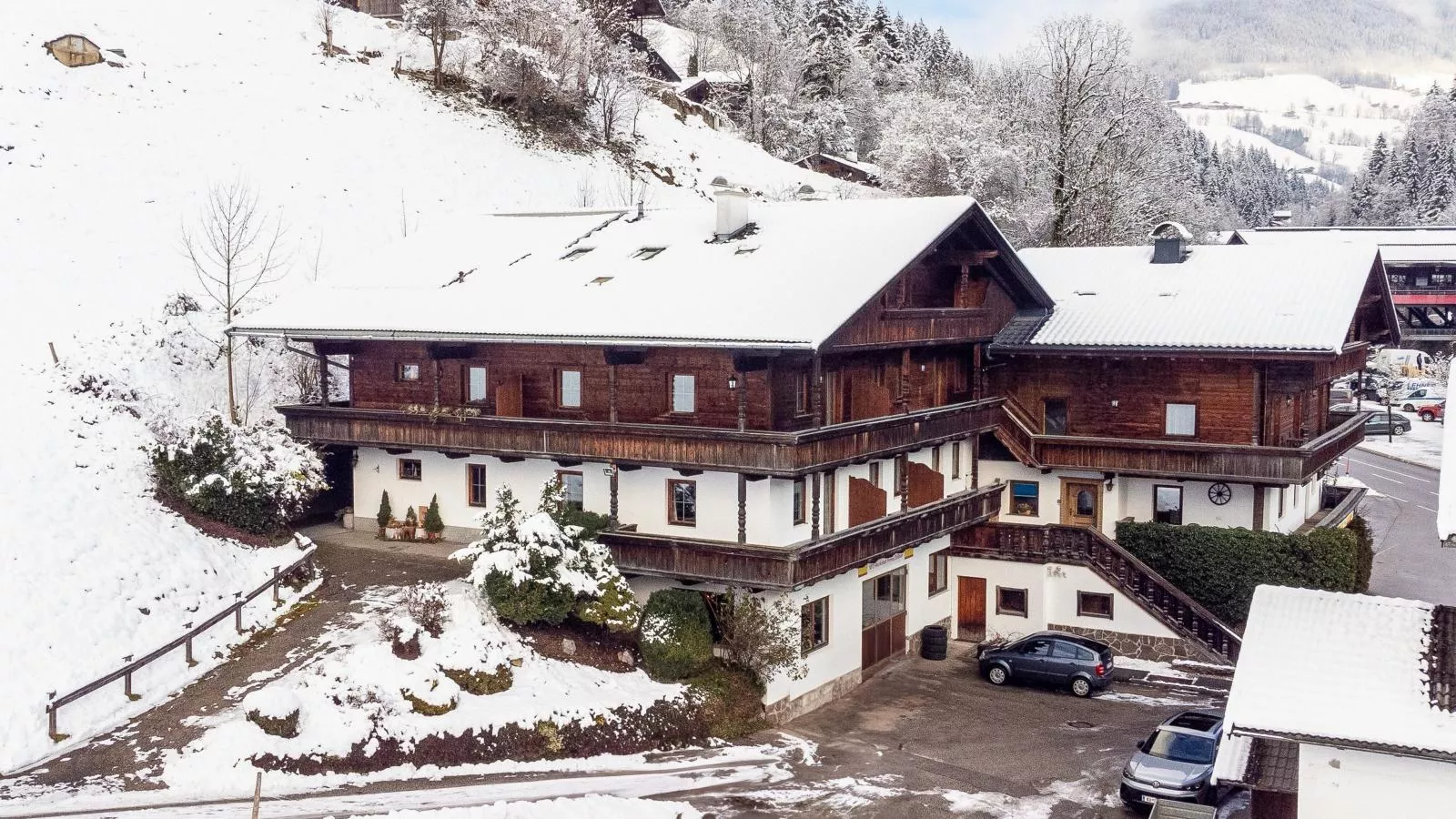 Zellner Top 8-Exterior winter