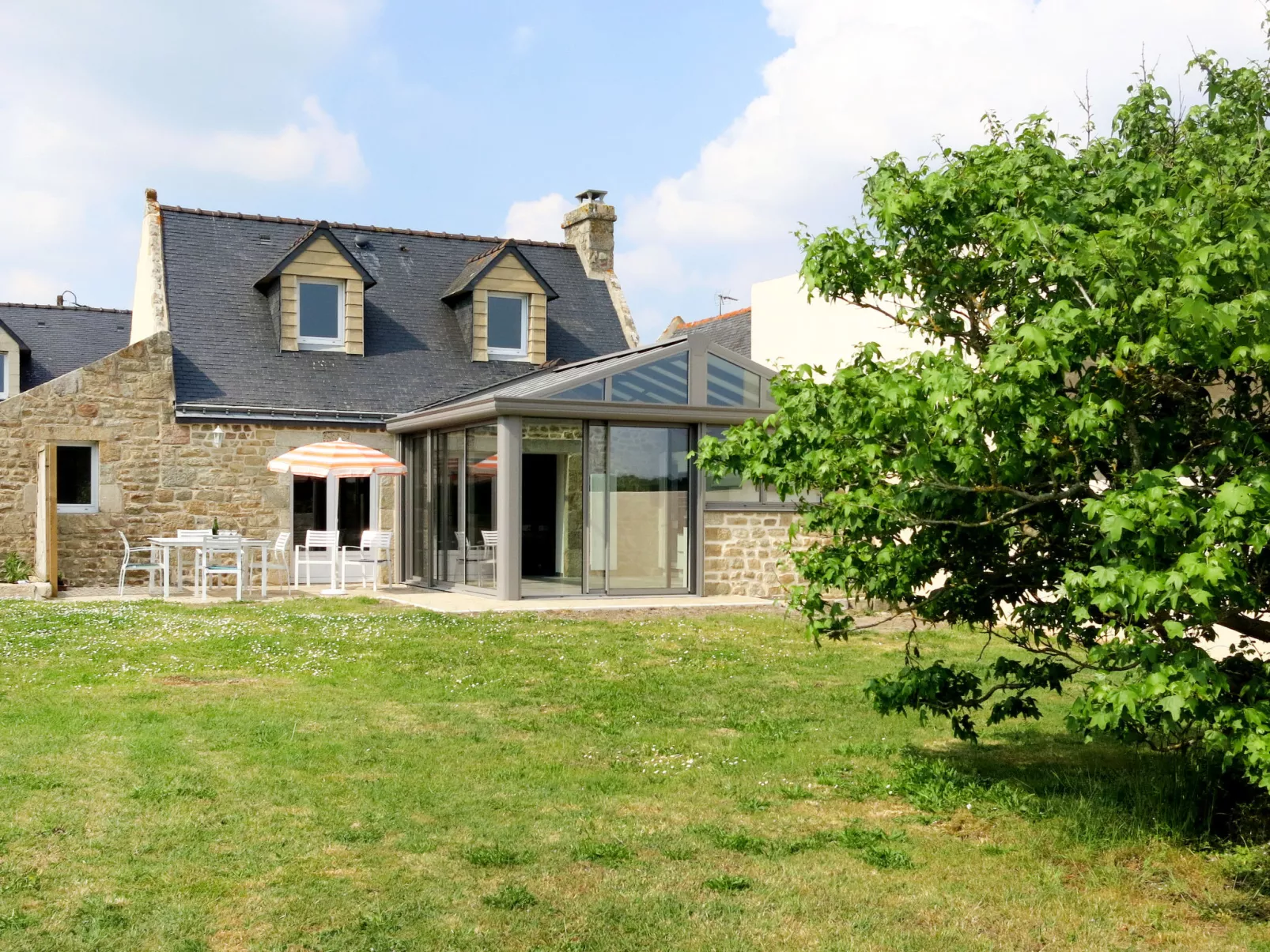Groix-Outside