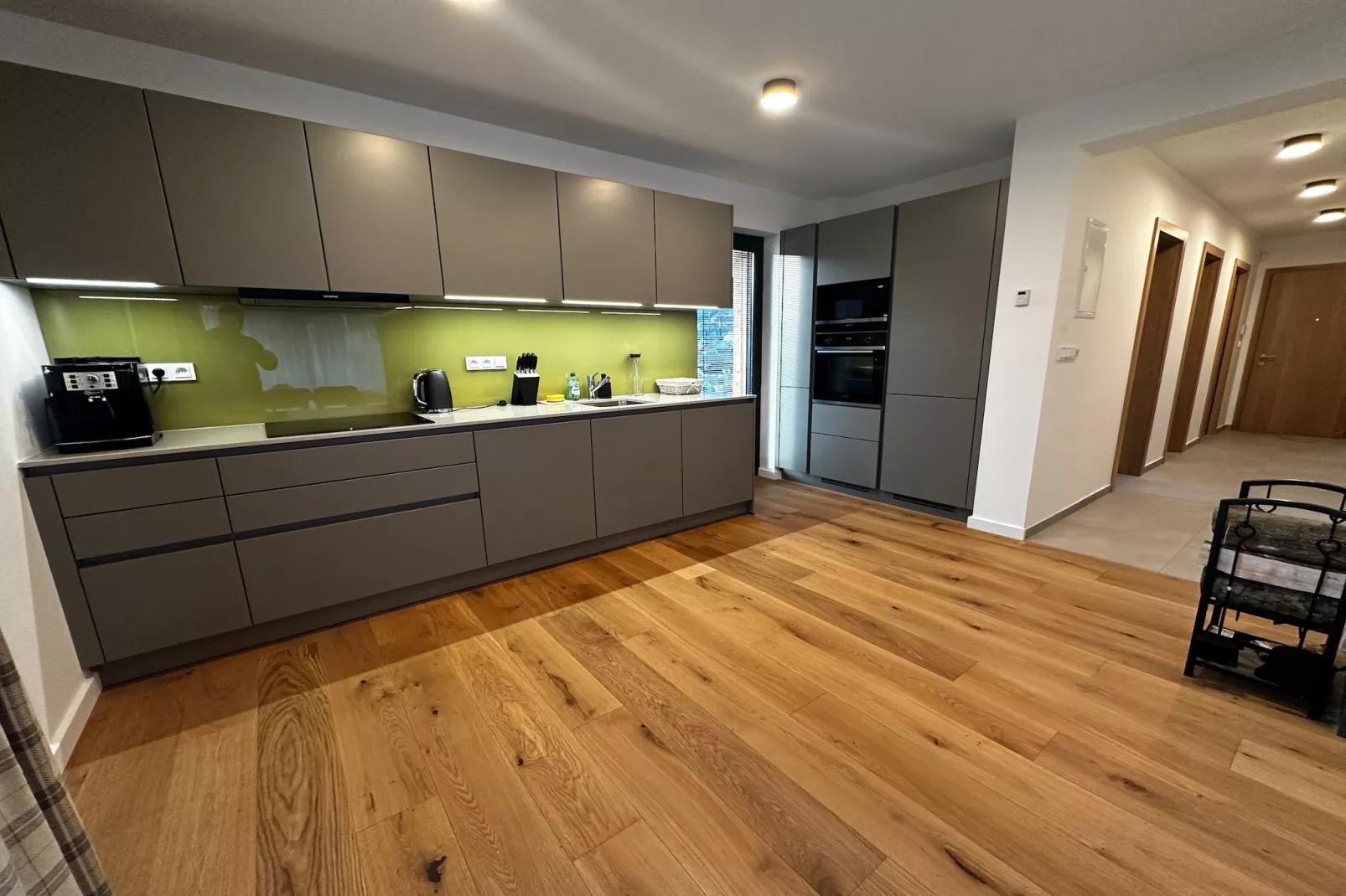 Cerny Dul KCB045-B1-Kitchen