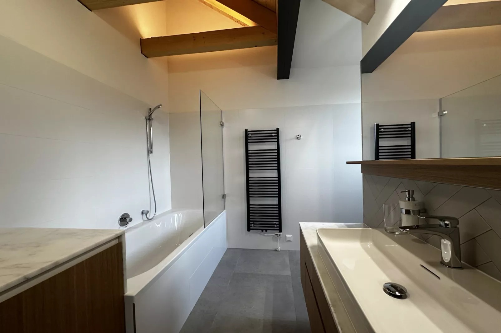 Cerny Dul KCB045-B2-Bathroom