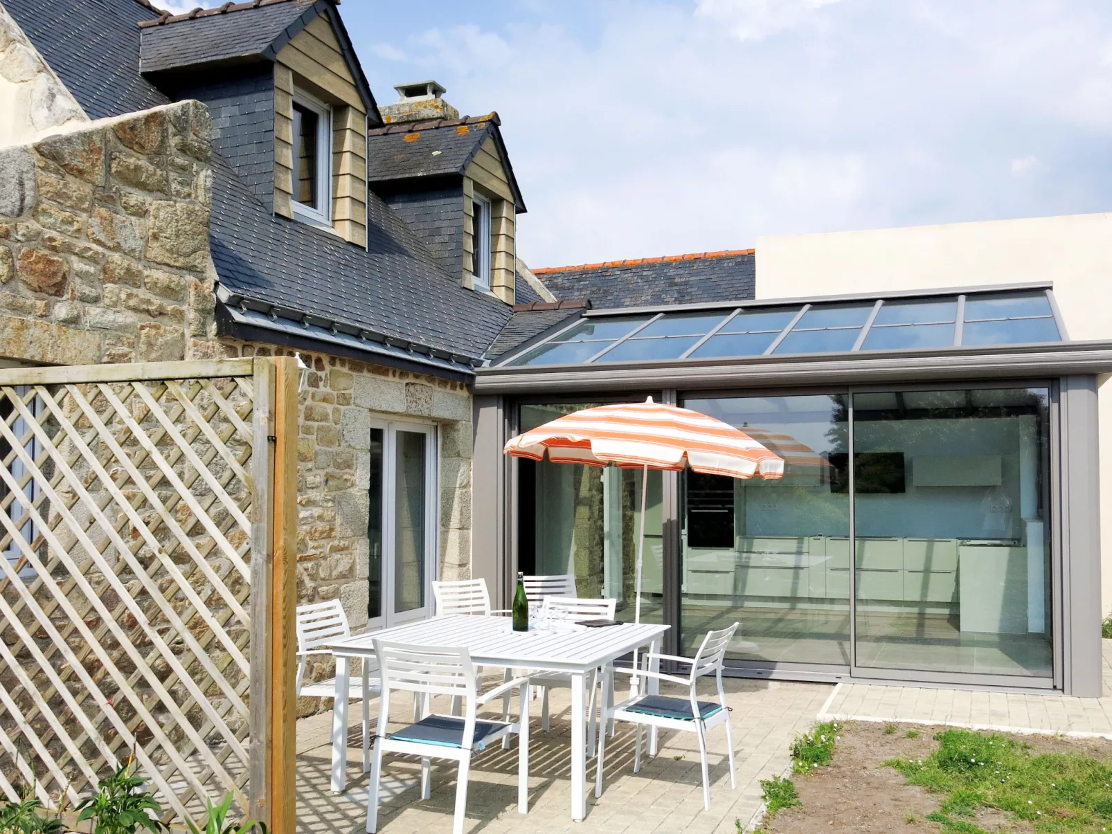 Groix-Outside