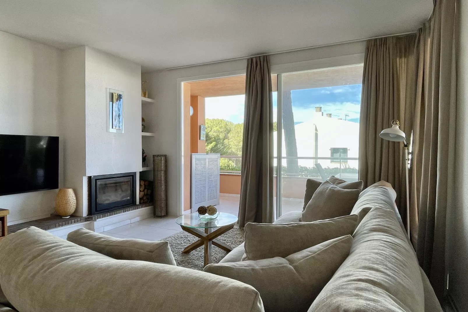 PUIG SA GUILLA I C B2-Living room
