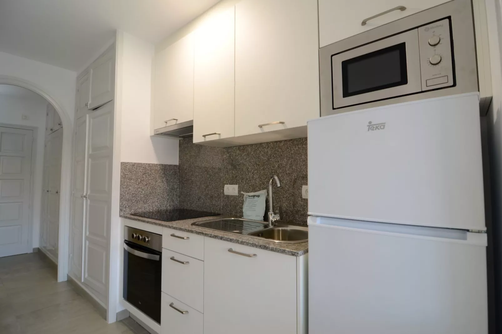 JADEMAR 069-B-Kitchen