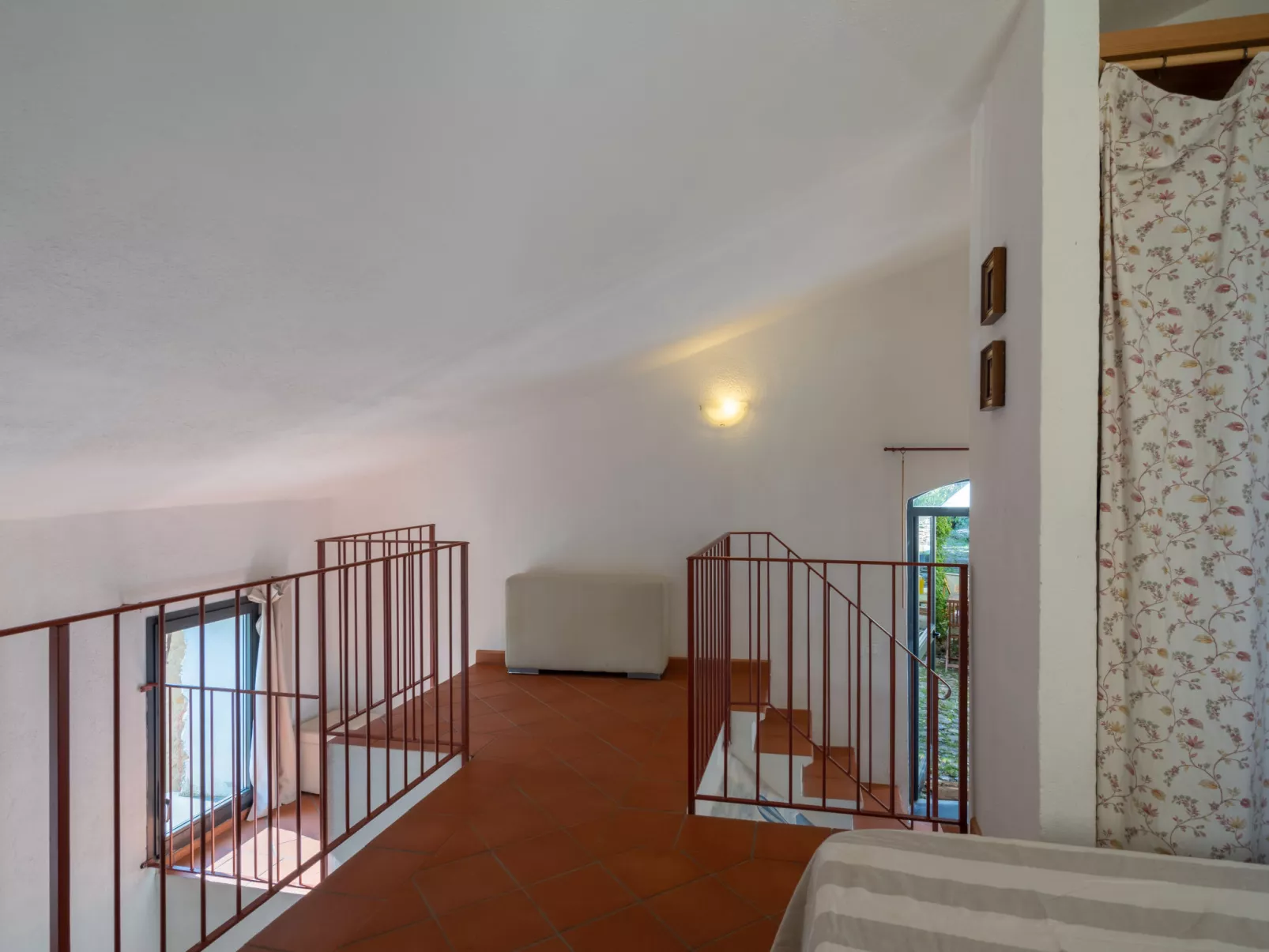 Maria Luisa (DOL286)-Inside