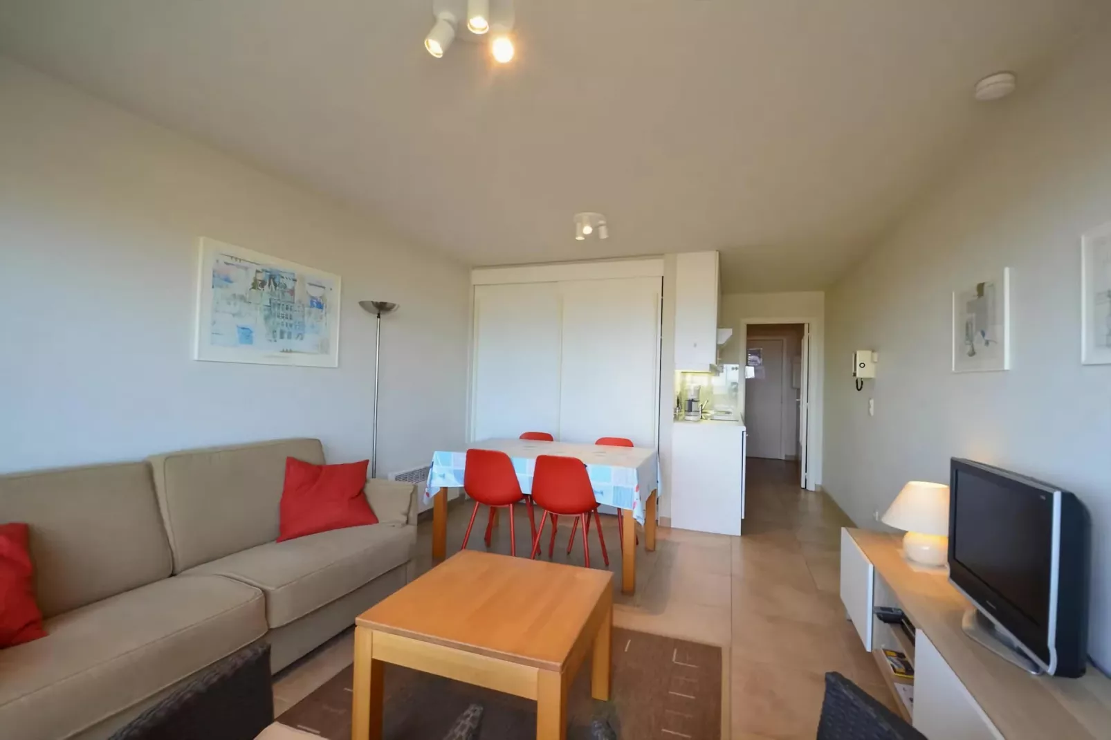 PLAZA A2/0022-Living room