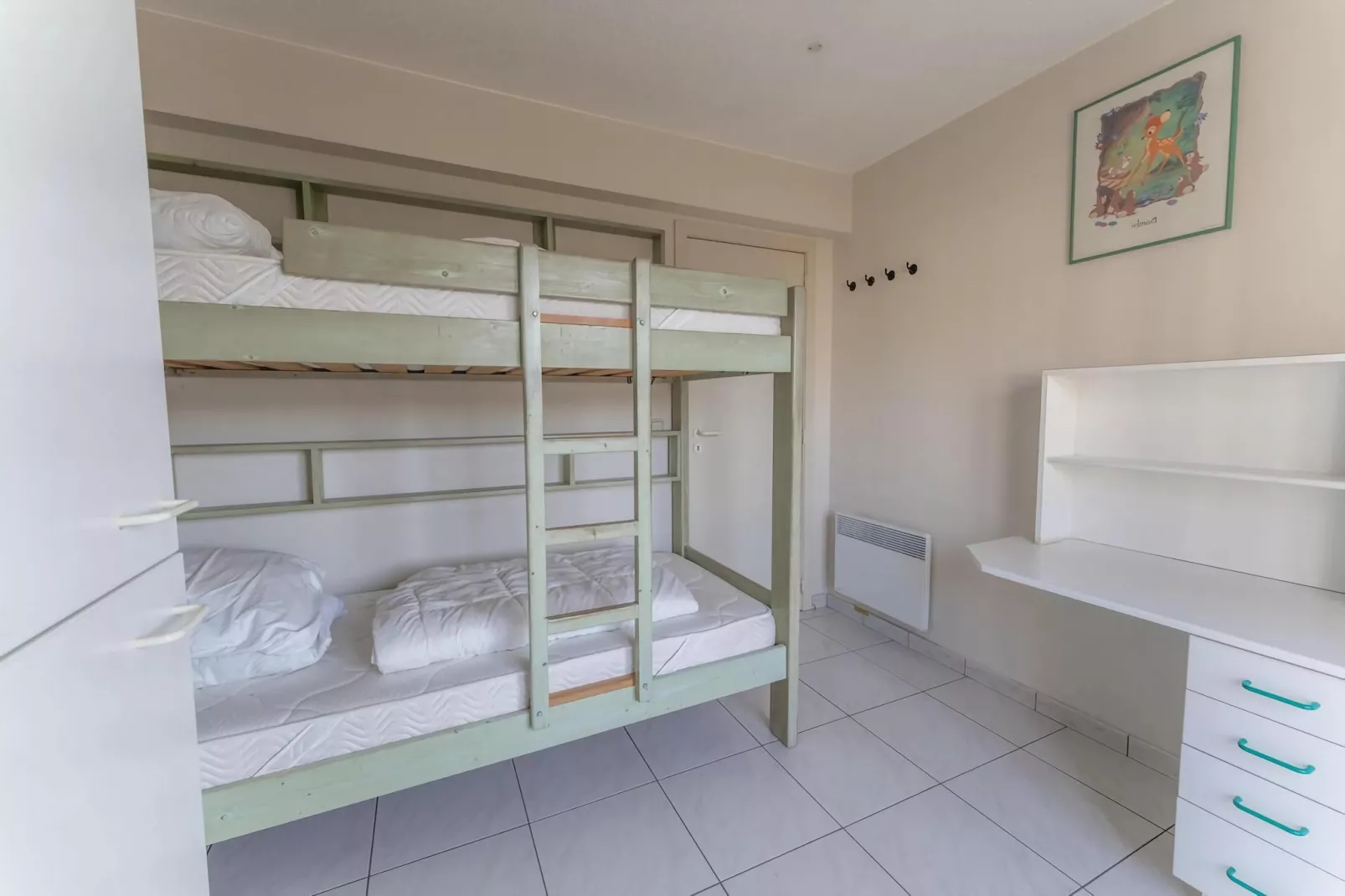 PLAZA E/2413-Bedroom