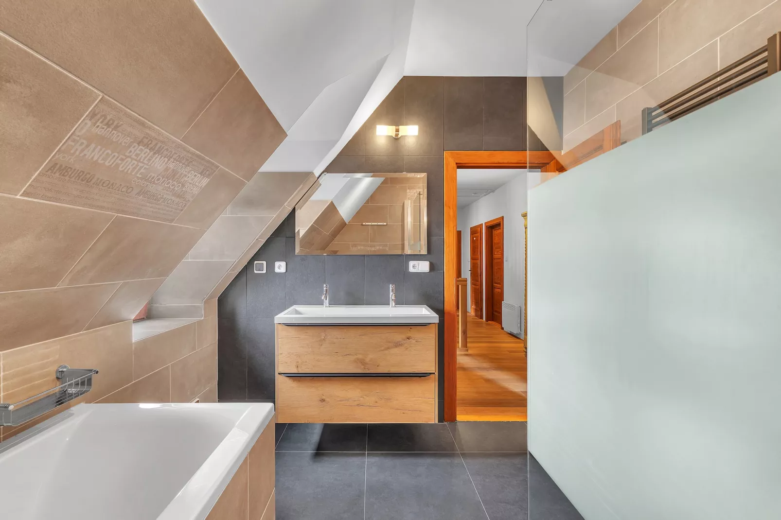 Stupna KSS180-Bathroom