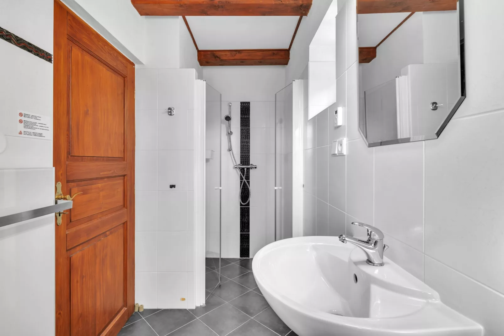 Stupna KSF095-Bathroom