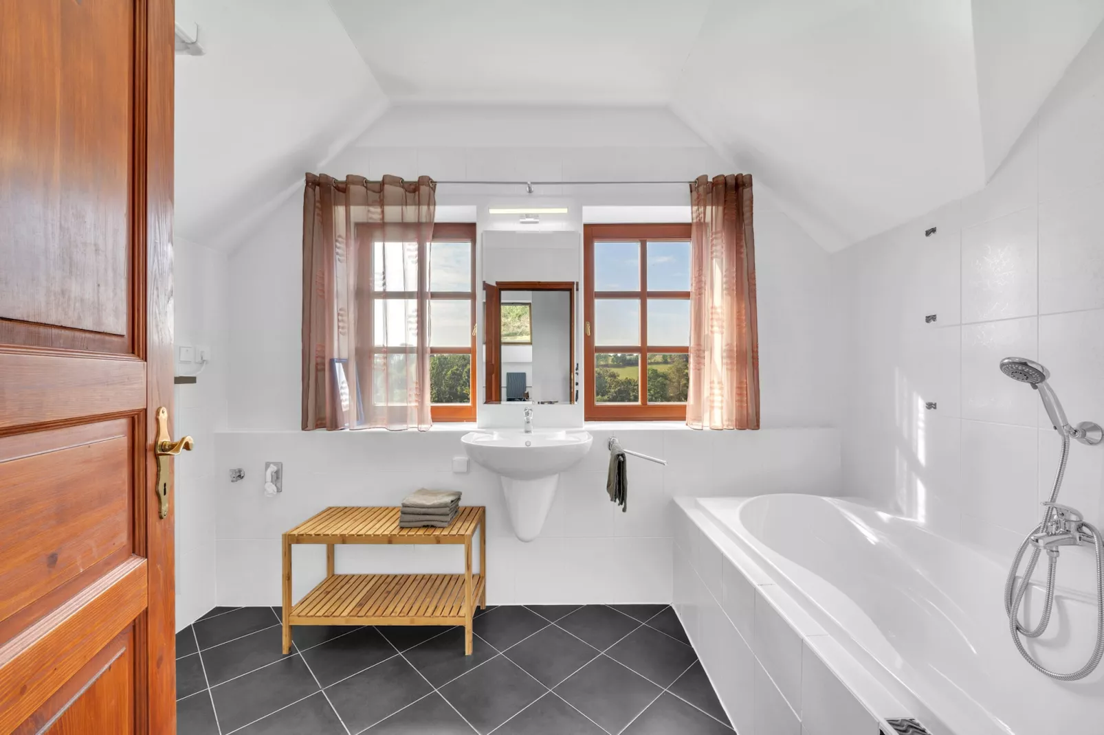 Stupna KSF095-Bathroom