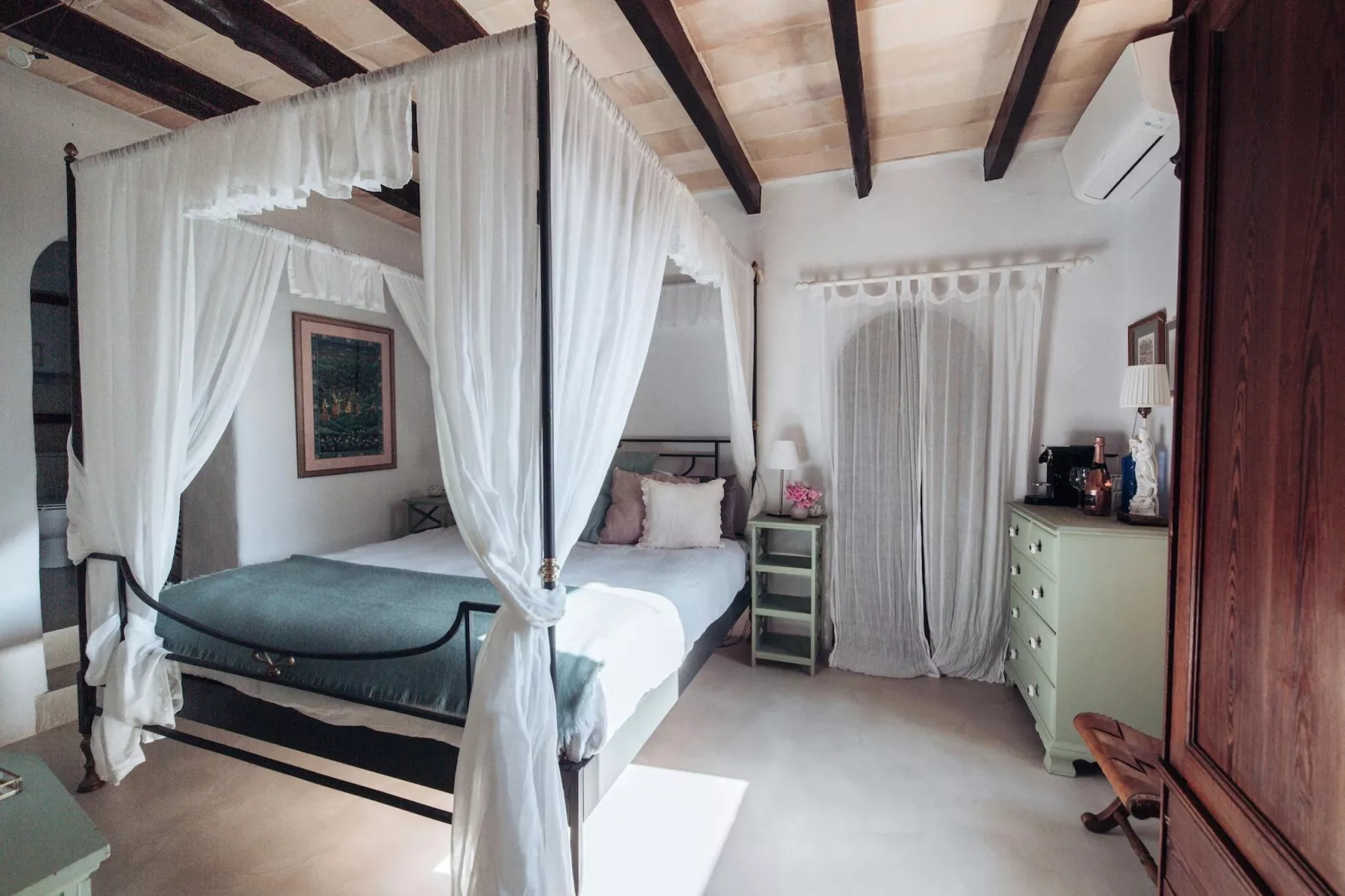 Can Papaya-Bedroom