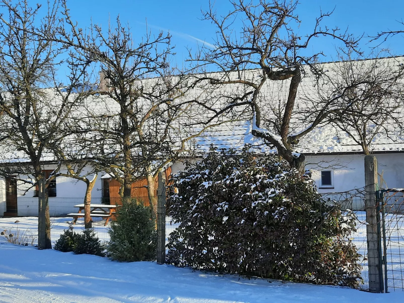 Chrastov-Outside