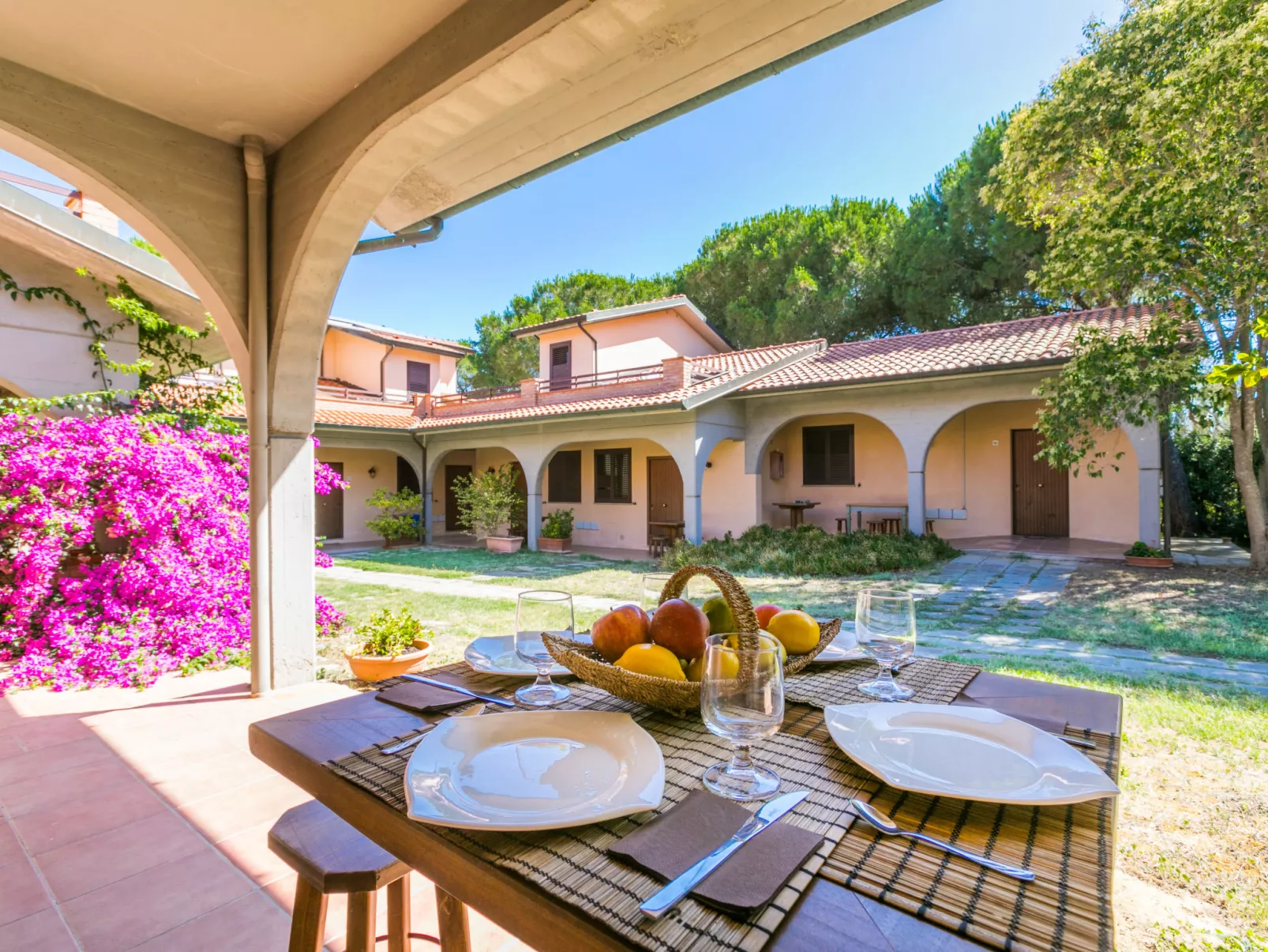 Trilocale - Ranch Hotel-Outside