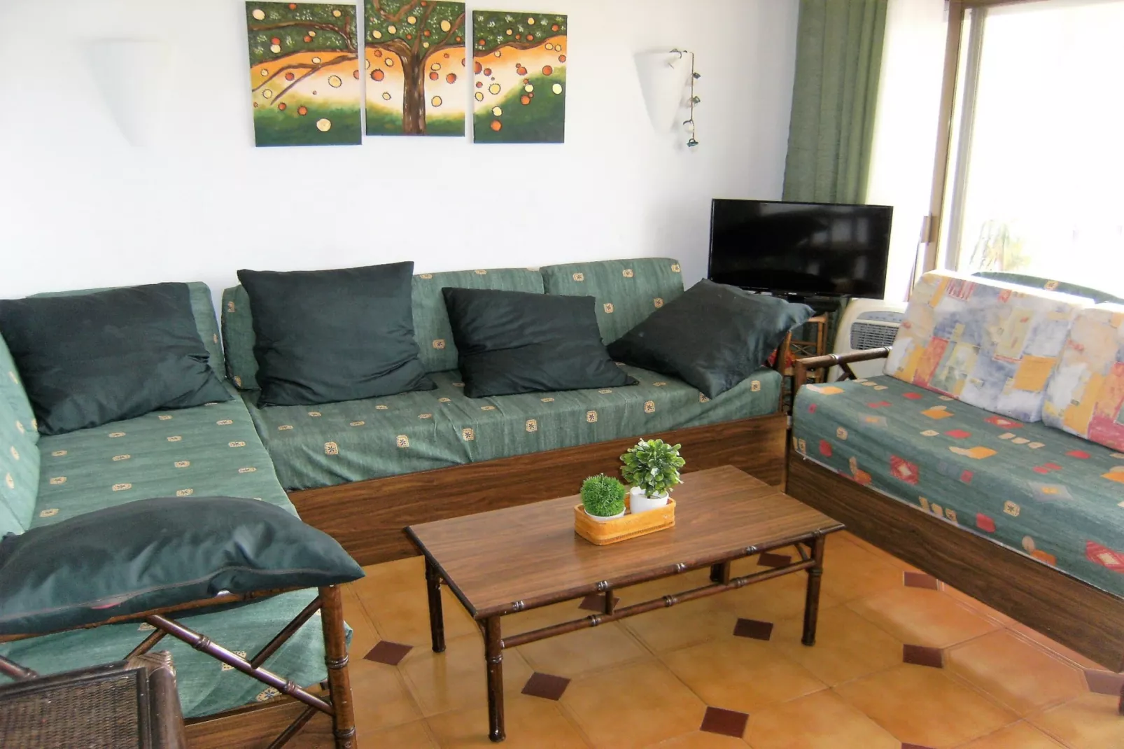 JADEMAR DEL MAR 132-C-Living room