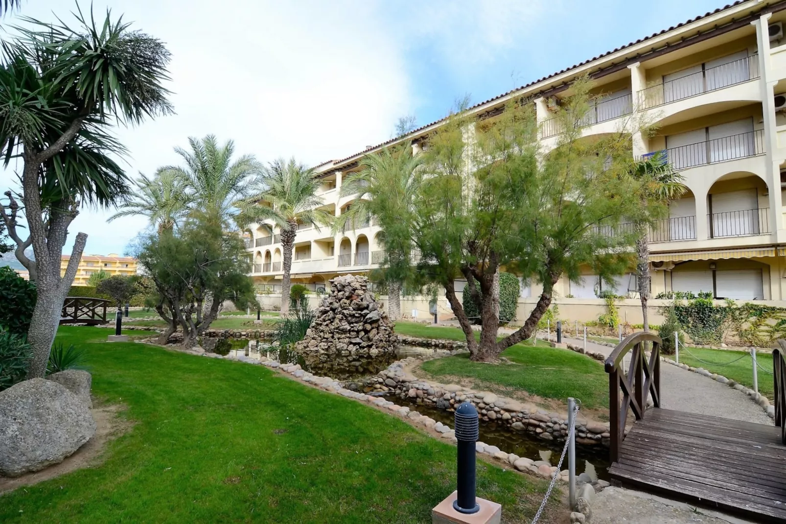 JADEMAR DEL MAR 132-C-Gardens summer