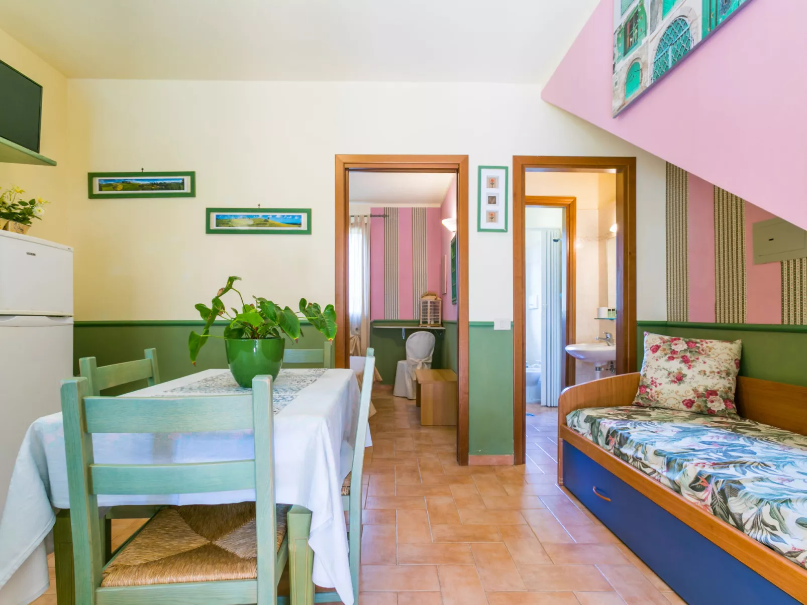 Trilocale - Ranch Hotel-Inside