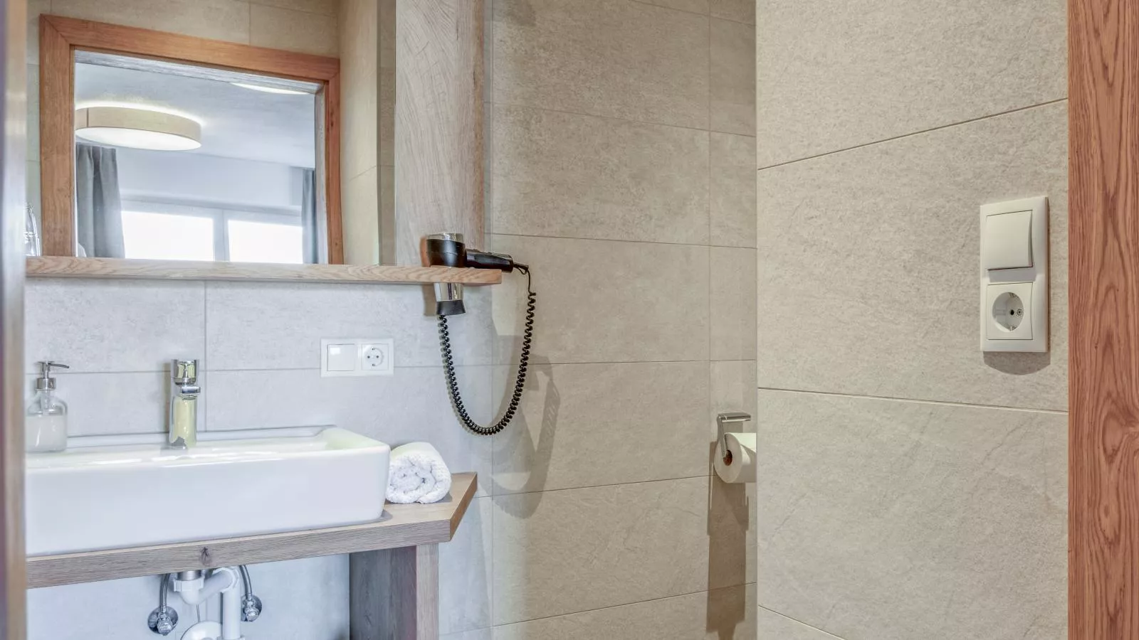 Hamberg-Bathroom