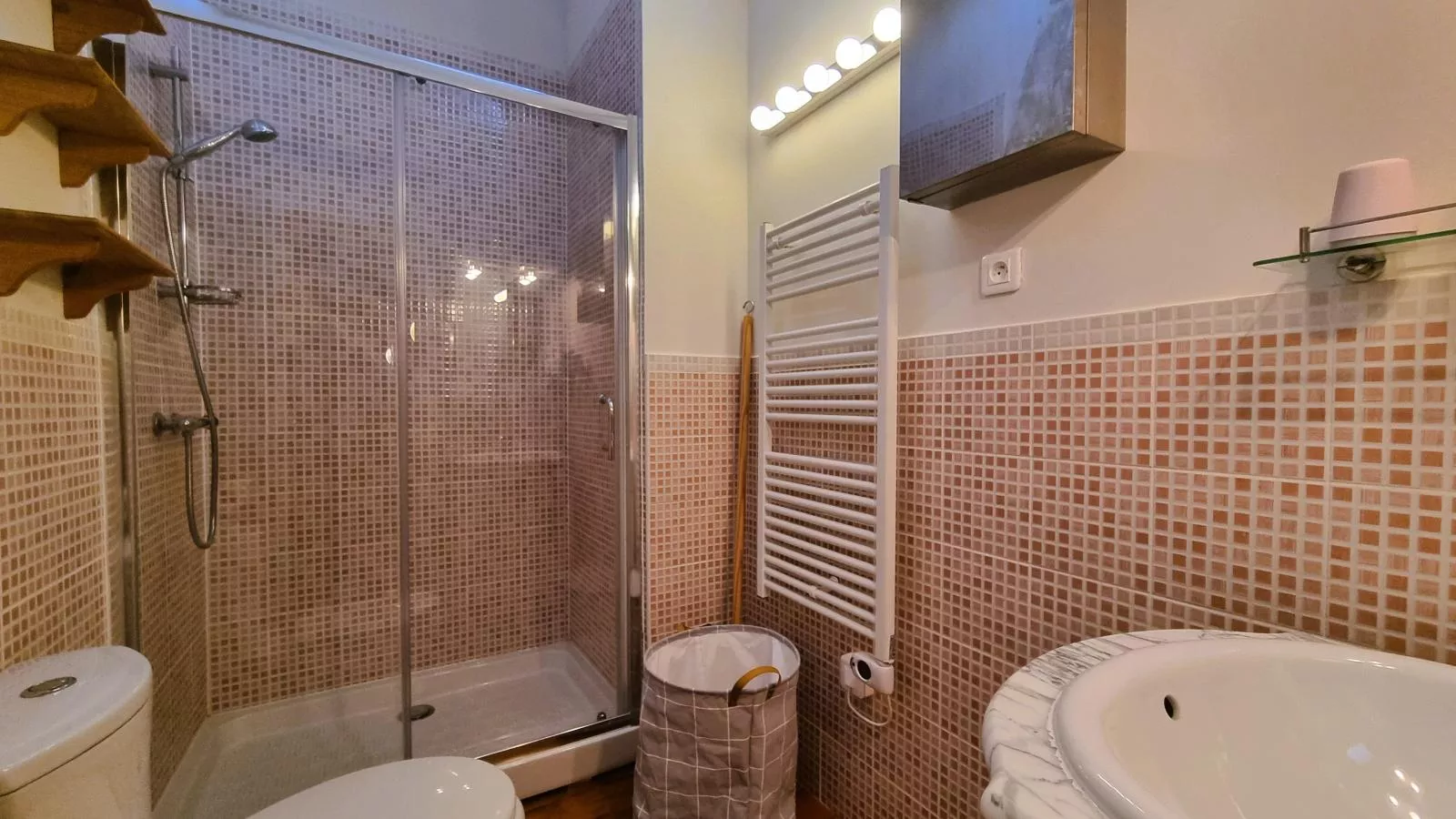 Belle Bize-Bathroom