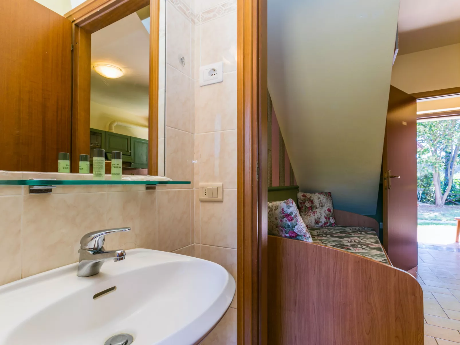 Trilocale - Ranch Hotel-Inside