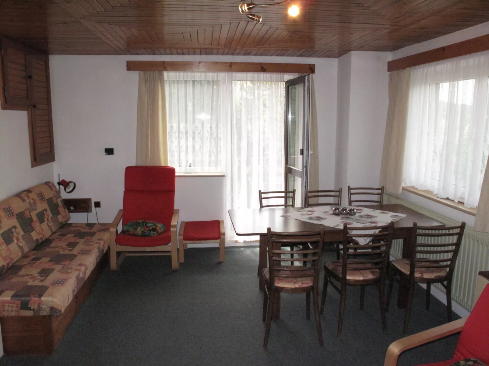 Jesenný-Inside