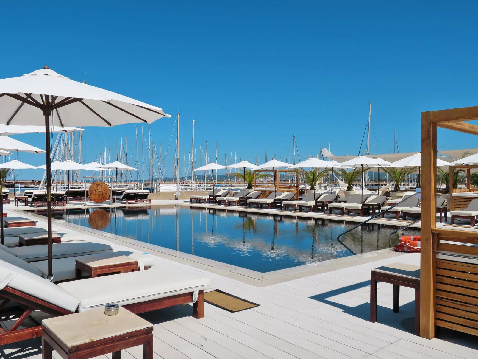 La Marina-Outside